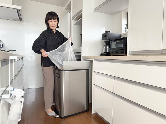拭き掃除のあとは、食材に触れる面を水拭きする