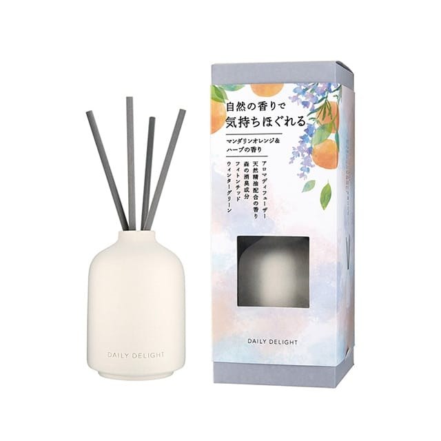 ハーブの精油とディフューザー